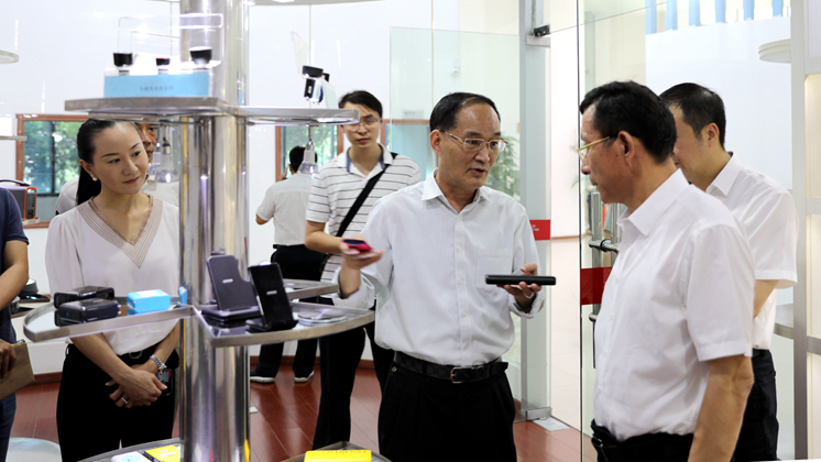 市委常委、市委統戰部部長歐陽鋒調研炬神電子