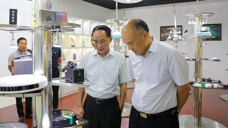 省委組織部副部長、省委編辦主任劉越高考察炬神電子